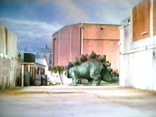 Doctor Who Season 11 Episode 6 - Invasion of the Dinosaurs (2)