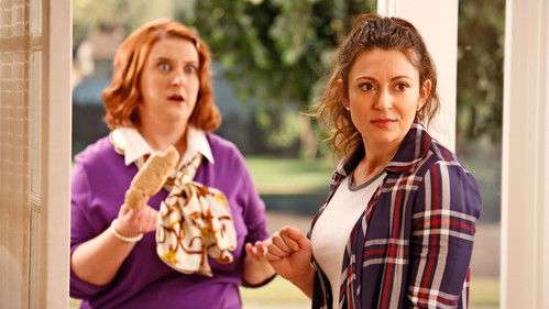Stuck in the Middle Season 1 Episode 3 - Stuck with a Guy on the Couch