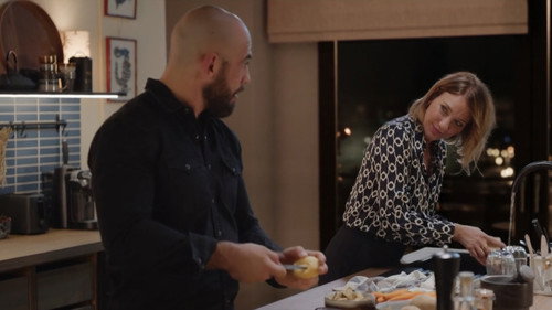 Episode 1614 still
