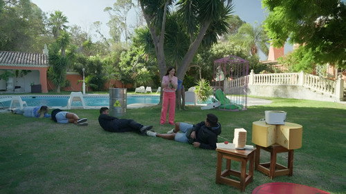 Taskmaster Portugal Season 5 Episode 3 - Mafalda Creative