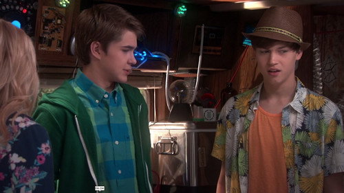 Best Friends Whenever Season 1 Episode 16 - Diesel Gets Lost in Time