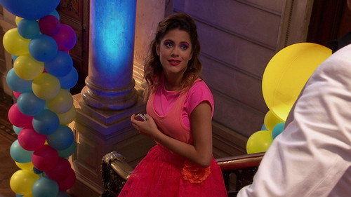 Violetta Season 2 Episode 1 - A return, a song