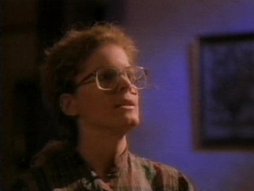 Superboy Season 2 Episode 14 - Yellow Peri's Spell of Doom