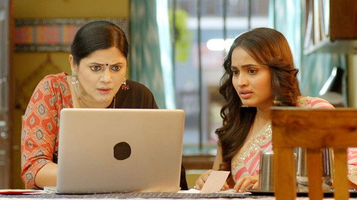 Titli Ke Asli Mata Pita still