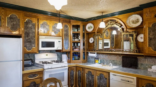 Ugliest House in America Season 2 Episode 5 - The Not-So-Great Lakes