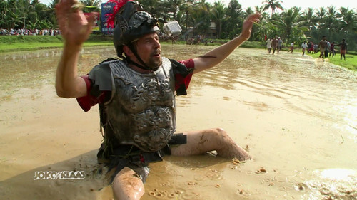 Das Duell um die Welt Season 2 Episode 3 - Episode 5: Bullsurfing in India & Making of "Earth Song"