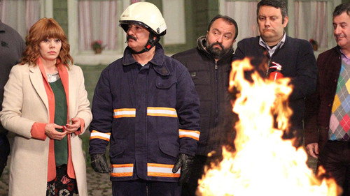 Hangimiz Sevmedik Season 1 Episode 37 - Episode 37