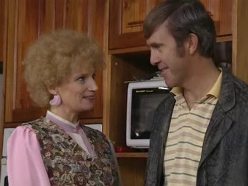 Kath & Kim Season 2 Episode 6 - Another Announcement