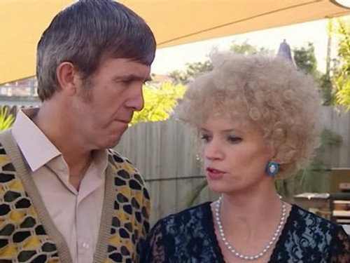 Kath & Kim Season 3 Episode 7 - Foxy on the Run