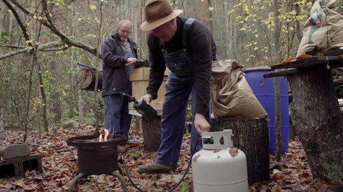 Moonshiners Season 7 Episode 15 - Lighted Up