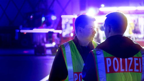 Night patrol Season 7 Episode 3 - Fire at the Car Dealership
