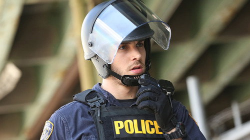 Containment Season 1 Episode 3 - Be Angry at the Sun