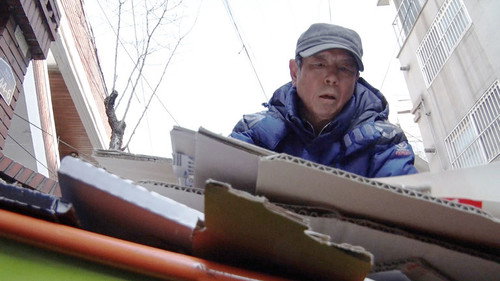 Asia Insight Season 9 Episode 11 - South Korea's Elderly Box Foragers