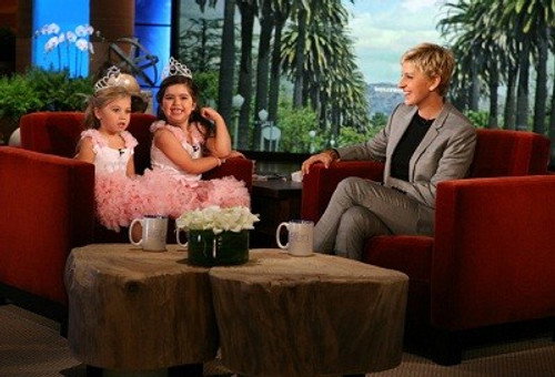 Sophia Grace Brownlee & Rosie McClelland, Kristen Dunst still