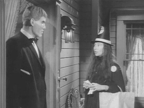 The Addams Family Season 2 Episode 7 - Halloween - Addams Style