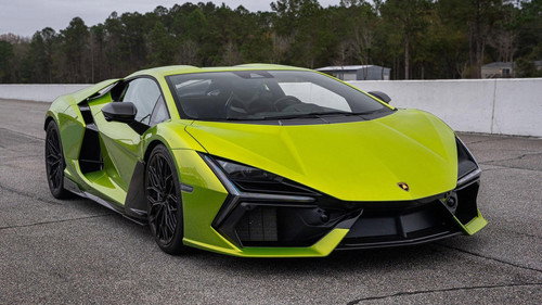 MotorWeek Season 44 Episode 24 - Lamborghini Revuelto