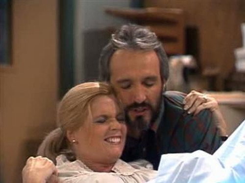 Family Ties Season 3 Episode 18 - Birth of a Keaton (2)