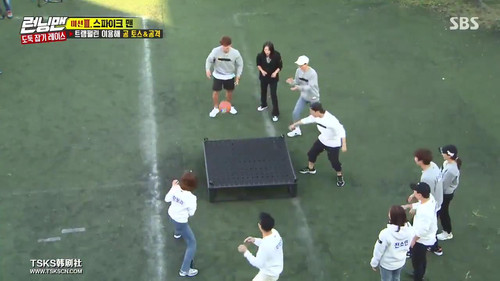 Running Man Season 1 Episode 474 - Betray for the Gold Bars