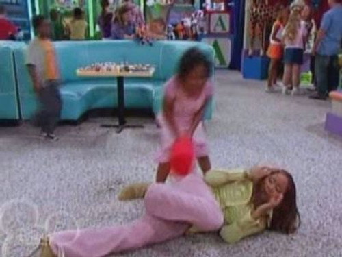 That's So Raven Season 2 Episode 5 - Four's a Crowd