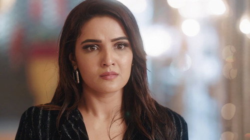Naagin Season 4 Episode 17 - Nayantara Eyes The Naagin Powers!