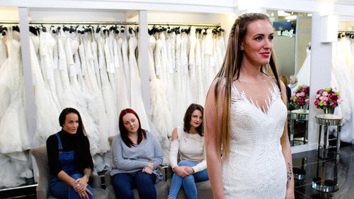 Say Yes to the Dress UK Season 2 Episode 10 - The Bridal Blur Show