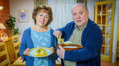 Two Doors Down Season 5 Episode 1 - Veggie Curry