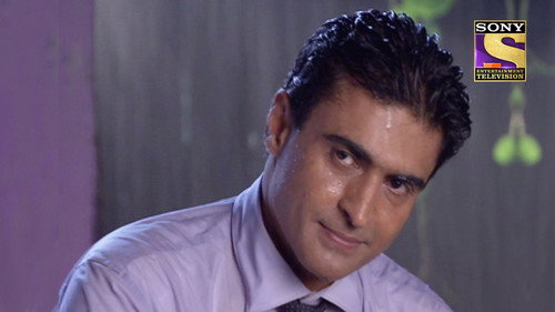 Kuch Toh Log Kahenge Season 1 Episode 20 - Nidhi and Ashutosh Enjoy the Rain