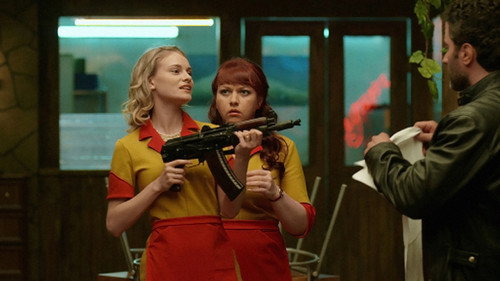 Two Broke Girls Season 1 Episode 16 - The Robbery
