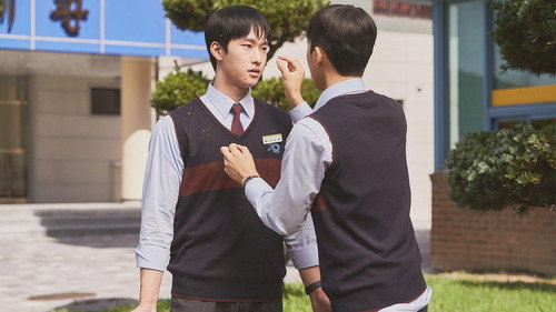 Heesu in Class 2 Season 1 Episode 2 - Supermoon