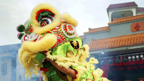 How Do They Do It? Season 10 Episode 11 - Lion Dance, Tunnel, Super Sopper