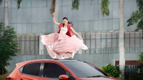 Indonesia's Next Top Model S1E9 — The Girl Who is Stuck in the Racecourse