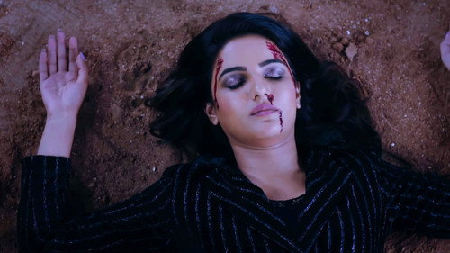 Naagin Season 4 Episode 15 - Nayantara Falls Off The Cliff!