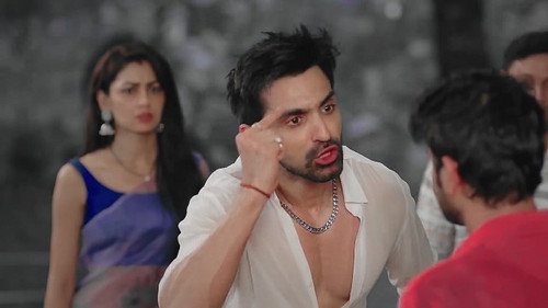 Priyanka refuses to divorce Virat still