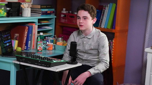 American Housewife Season 5 Episode 10 - Getting Frank with the Ottos