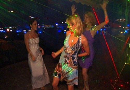 The Real Housewives of New York City Season 3 Episode 11 - Housewives Overboard