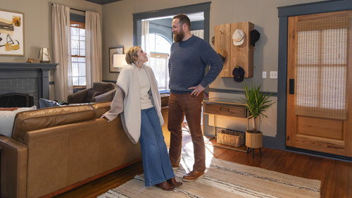 Home Town Season 8 Episode 17 - Do You Believe in Bradgic?