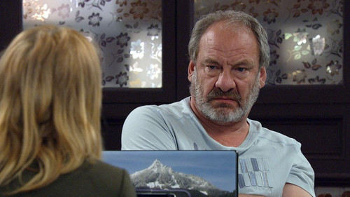 Episode 9032 (Fri 7th May 2021) still