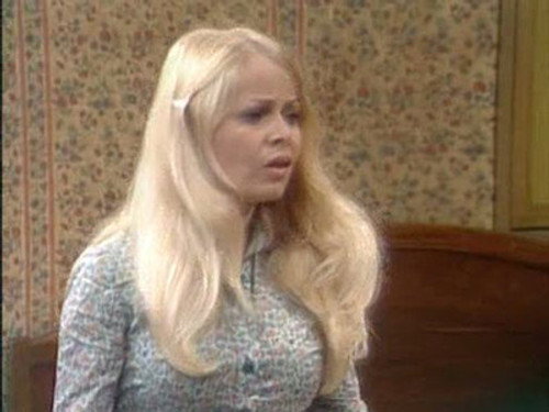 All in the Family Season 5 Episode 7 - Gloria's Shock