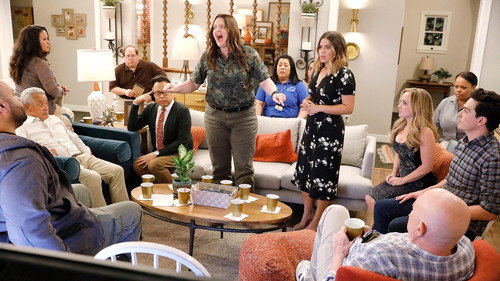 Superstore Season 3 Episode 9 - Golden Globes Party