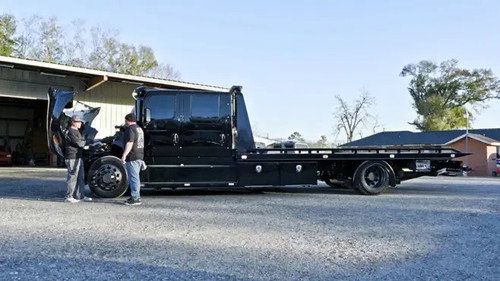 Texas Metal Season 7 Episode 6 - Texas Sized International Truck
