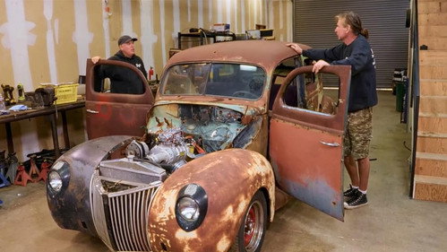 Roadkill Garage Season 9 Episode 1 - Bootleg Ford Fixing and Road Trip!