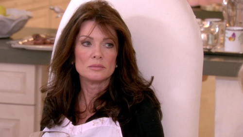 The Real Housewives of Beverly Hills Season 1 Episode 4 - It's My Party and I'll Spend if I Want To