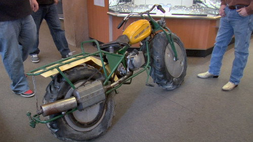 Pawn Stars Season 2 Episode 22 - Trail Breaker