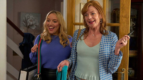Two Doors Down Season 7 Episode 2 - Cathy Loves