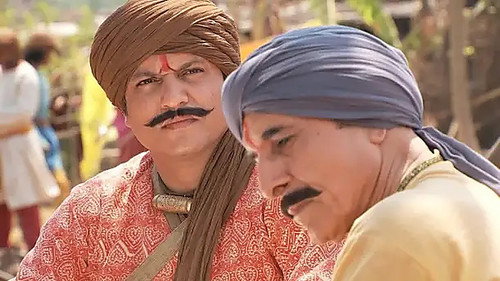 Jodha leaves the palace still
