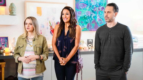 Life in Pieces Season 4 Episode 4 - Birth Meddling Jacket Denial