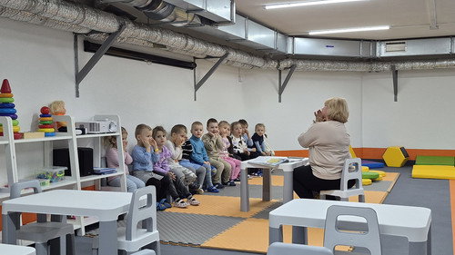 ARTE Reportage Season 28 Episode 7 - Ukraine: Survival in a shelter / India: Recruits for Putin's war