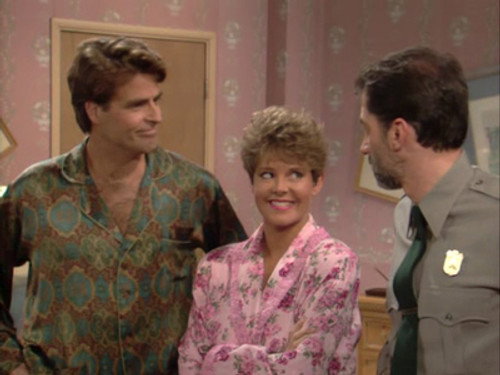 Married... with Children Season 6 Episode 17 - The Egg and I