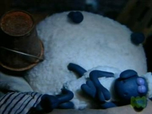 Shaun the Sheep Season 1 Episode 38 - Snore-Worn Shaun