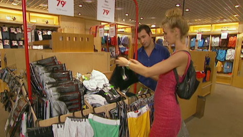 A Guy, a Girl S1E3 — Le shopping